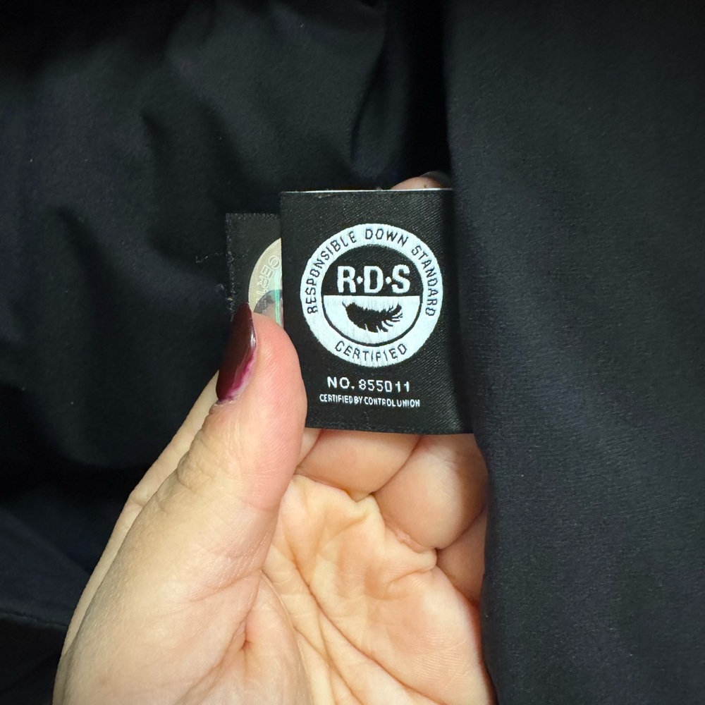 Black Aritzia Super puff lightly worn - Picture 7 of 7